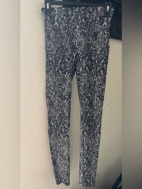 SPANX Black & White Snake-Print Skinny leggings